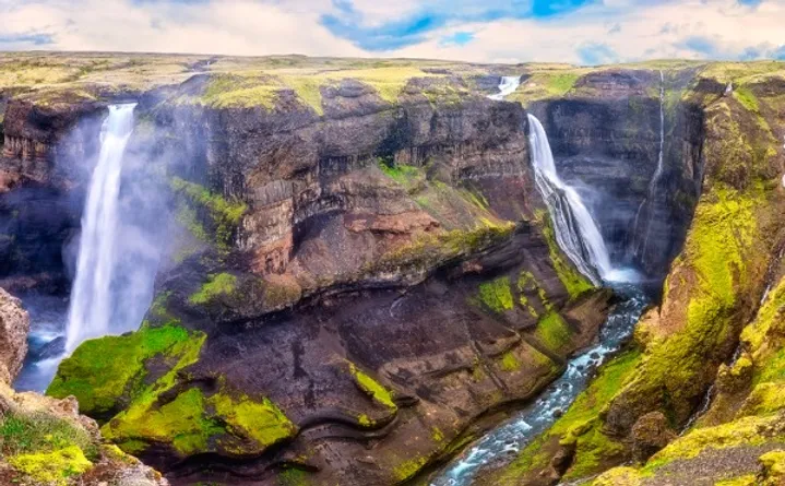 Vista panor&aacute;mica de las cascadas Granni y Haifoss - La hipnotizante cascada de las tierras altas de Islandia - 