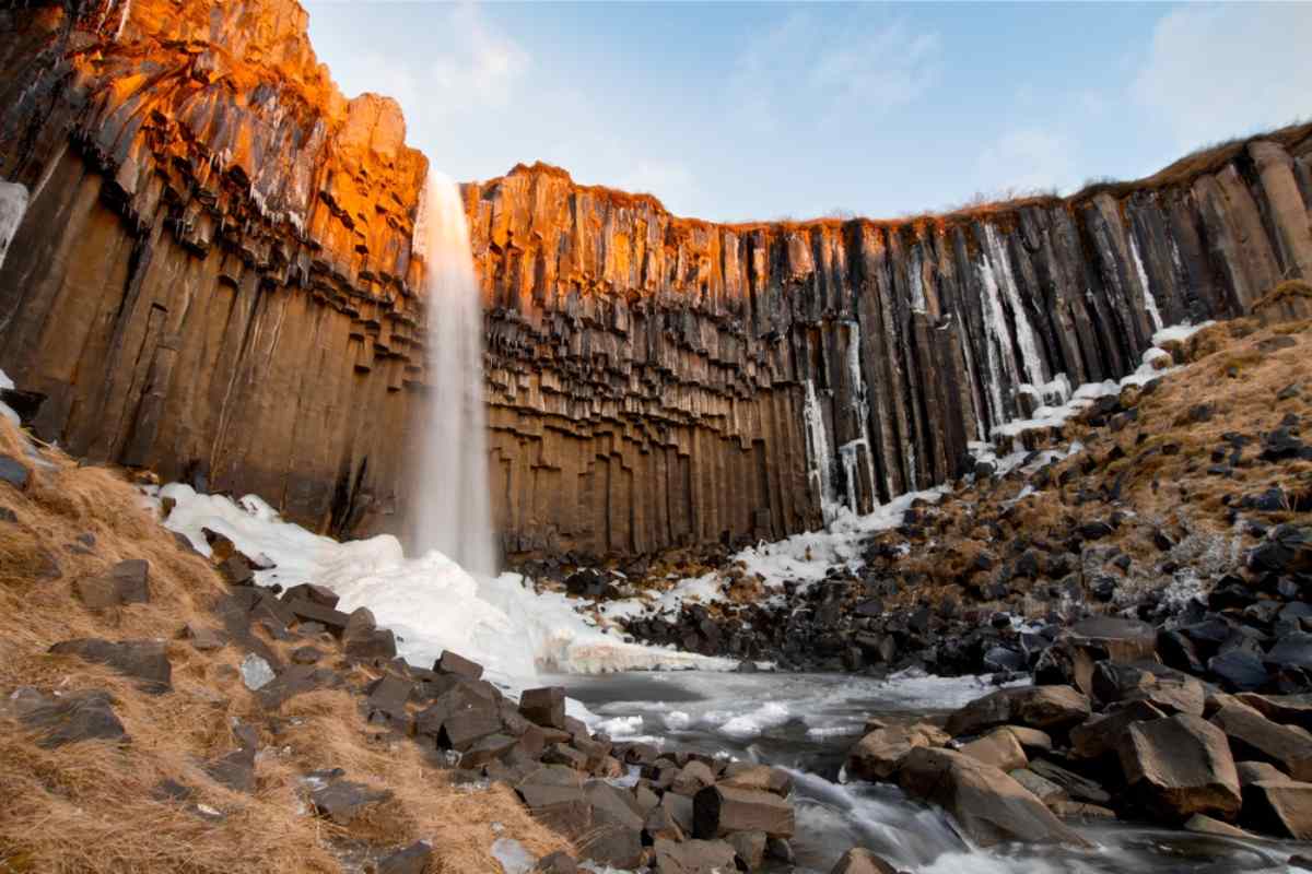 Svartifoss al atardecer