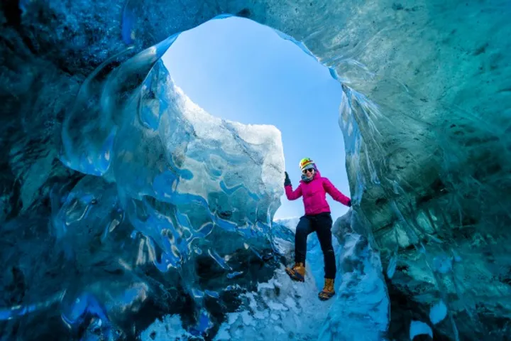 Cueva de hielo Langjökull - actividad para hacer durante la temporada baja de Islandia