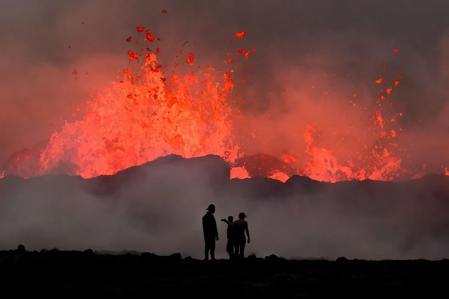 Conducir con seguridad en Islandia durante una erupción volcánica