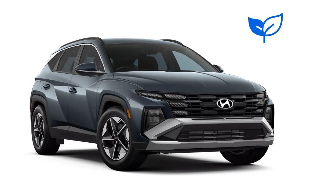 Hyundai Tucson. Un vehículo de alquiler espacioso en Islandia, diseñado para afrontar el clima islandés y recorrer caminos de grava con comodidad, ofreciendo amplio espacio para pasajeros y equipaje.